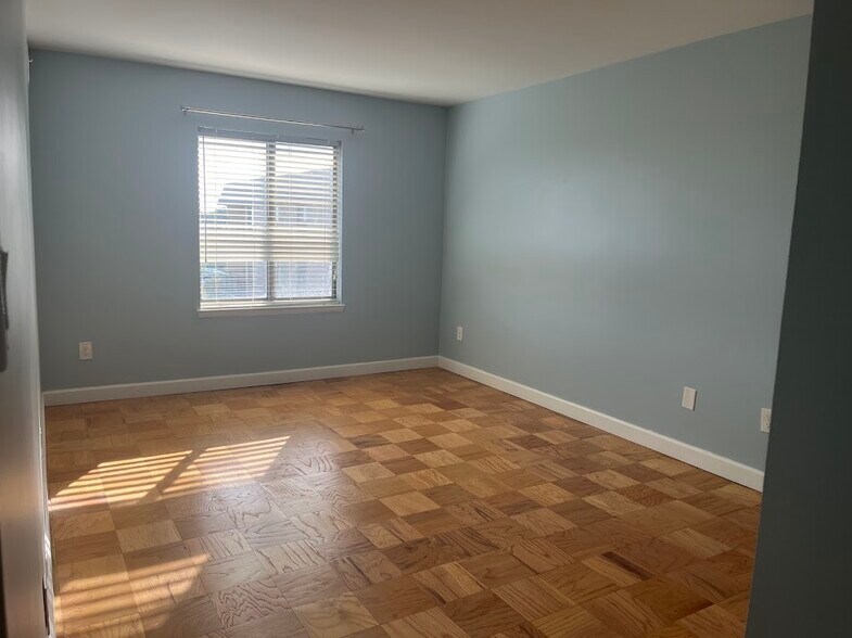 Primary Bedroom - 3101 S Manchester St