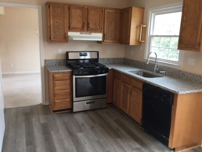 Building Photo - 3 bed 2.5 bath Short Pump Area