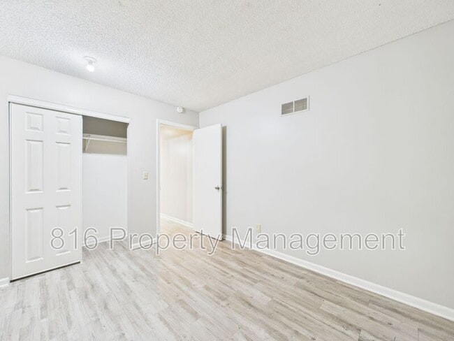 Building Photo - 7939 NW 79th Pl
