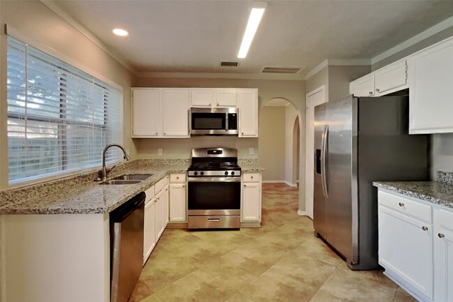 Building Photo - 9322 Wandsworth Dr