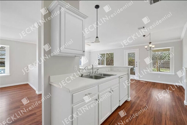 Building Photo - 1208 Dillon Lake Bend