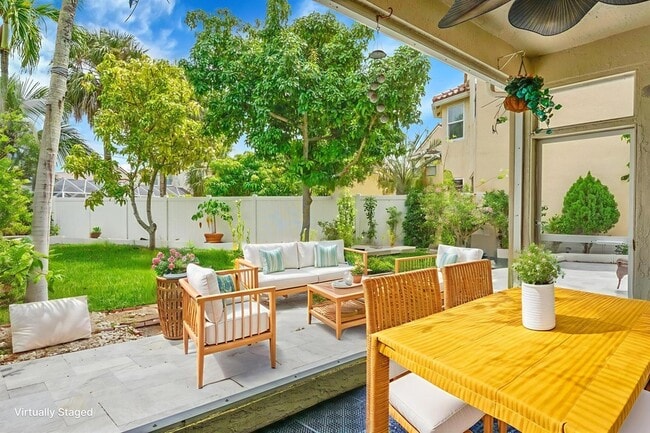 Building Photo - 3354 Greenview Terrace W