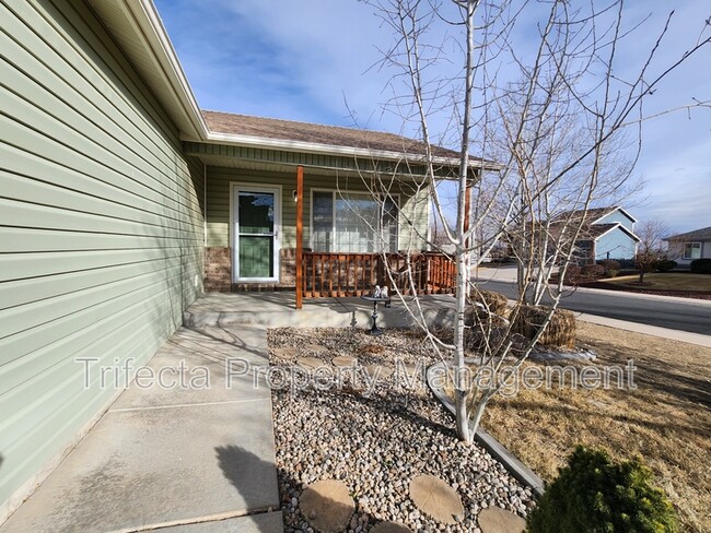 Building Photo - 347 Buckeye Ave