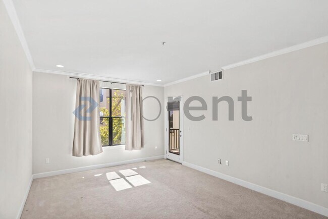 Building Photo - Unit 210