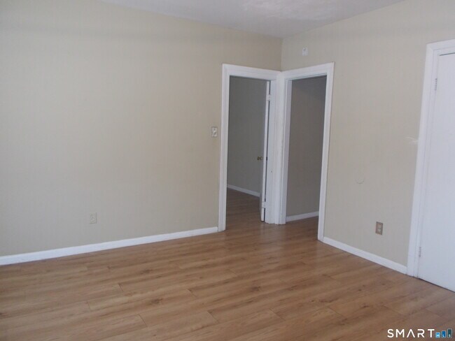 Building Photo - 161 Howard Ave