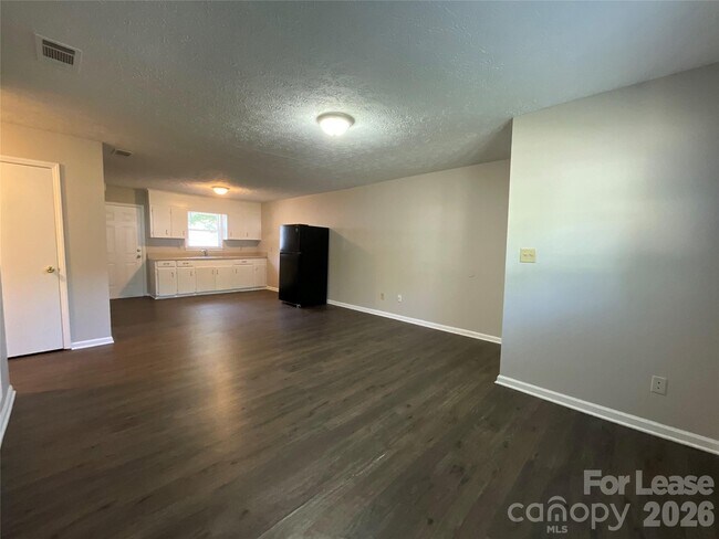 Building Photo - 322 E Sumter St