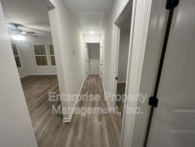 Building Photo - 3020 Benjestown Rd