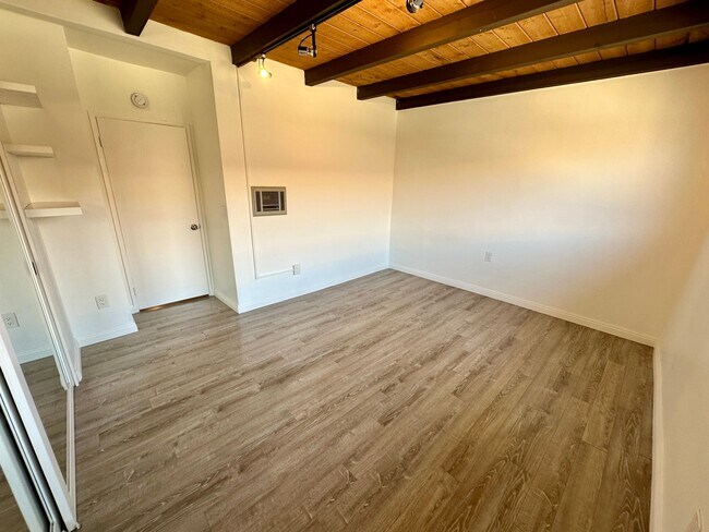 Building Photo - 1815 Armour Ln
