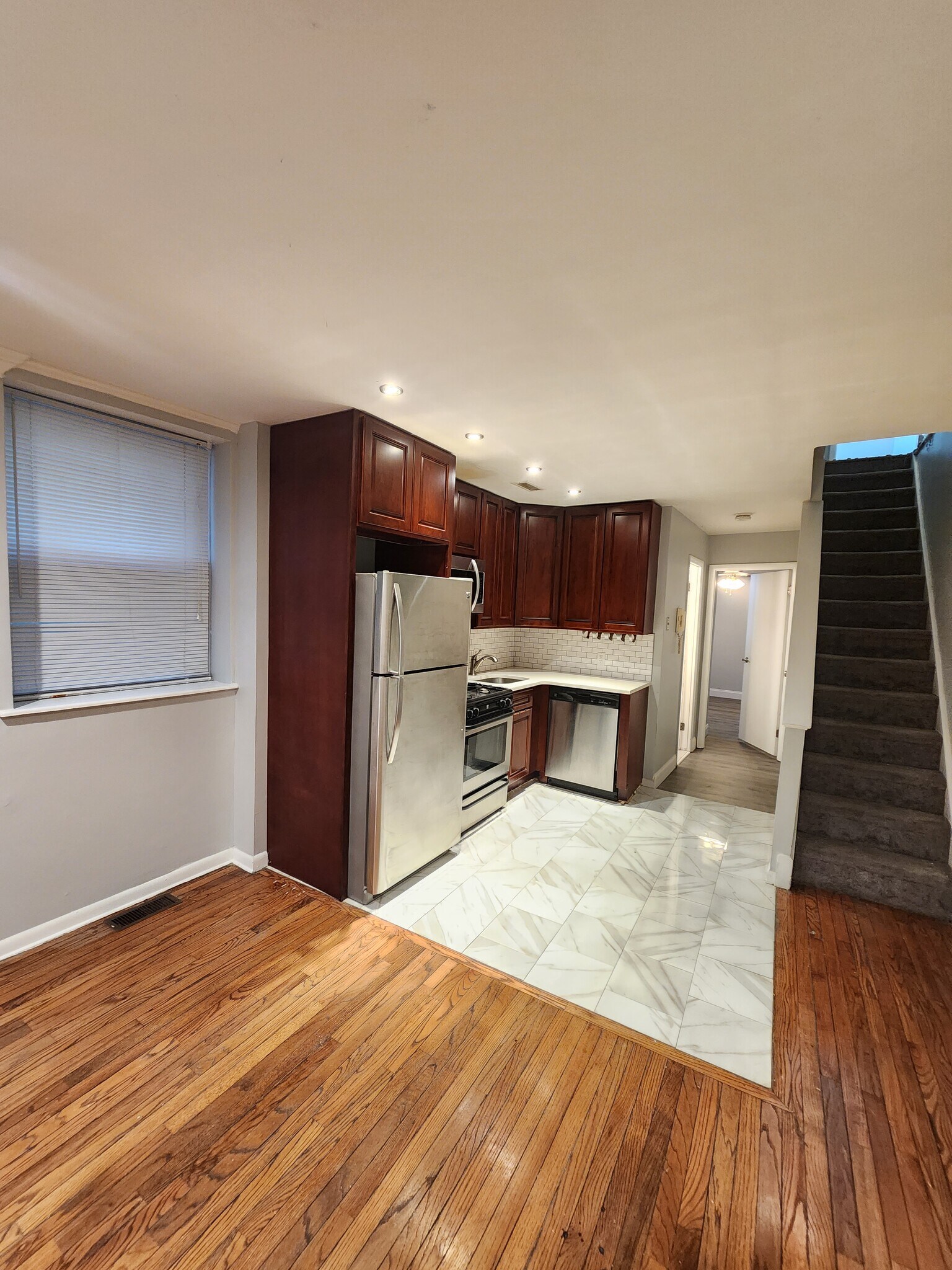 Building Photo - 914 E Passyunk Ave