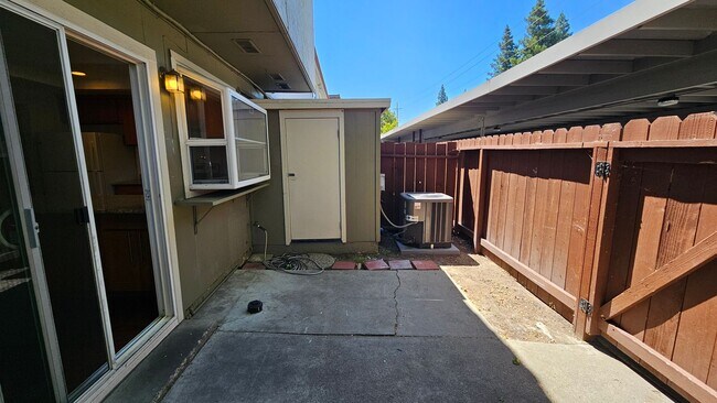 Building Photo - 3193 Tonopah Ct