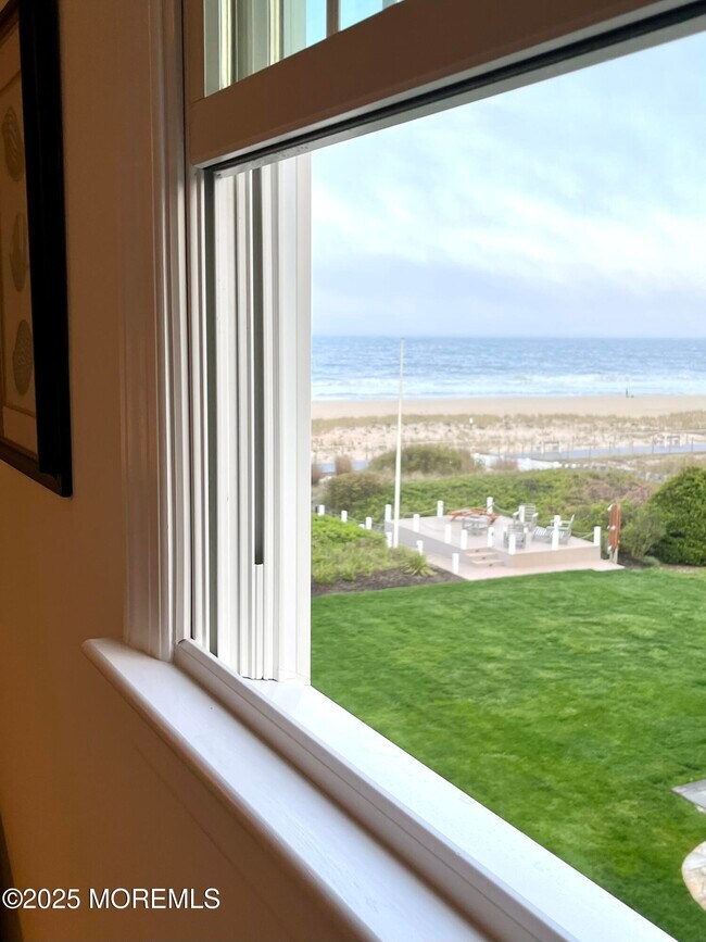 Building Photo - 609 Ocean Ave