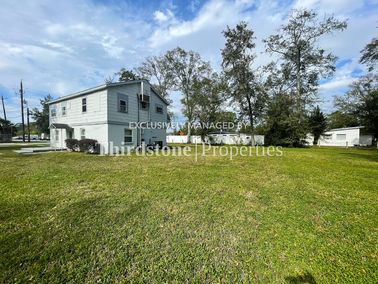 Building Photo - 1717 Lindsey Rd