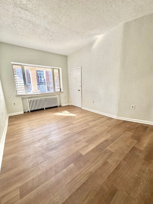 Building Photo - 5027 Walnut St