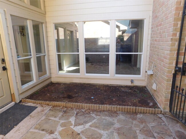 Building Photo - 4718 Blueberry Hill Dr