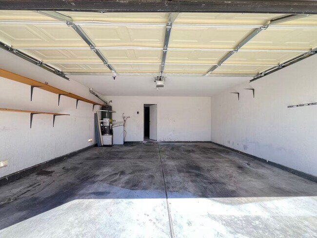 Building Photo - 4545 Ashington St