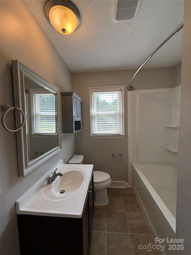 Building Photo - 4712 Jamee Dr