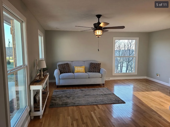 Building Photo - 192 Enchanted Dr