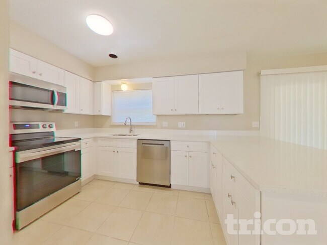 Building Photo - 15375 Hopedale Ln