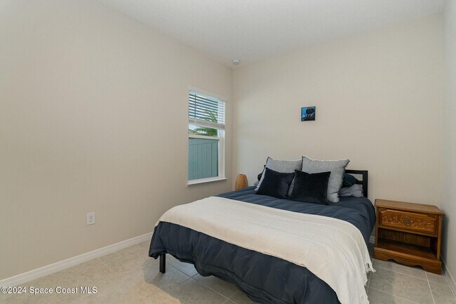 Building Photo - 4832 Shannock Ave