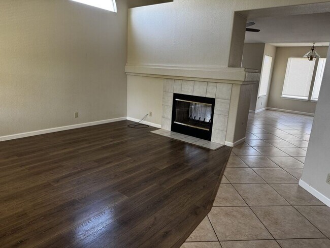 Building Photo - Riverbank