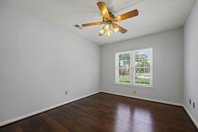 Building Photo - 10331 Millridge N Dr