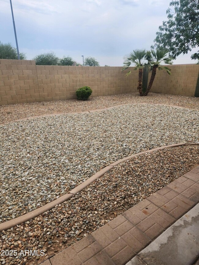 Building Photo - 15273 N Gil Balcome Ct