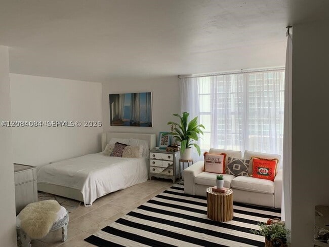 Building Photo - 2899 Collins Ave