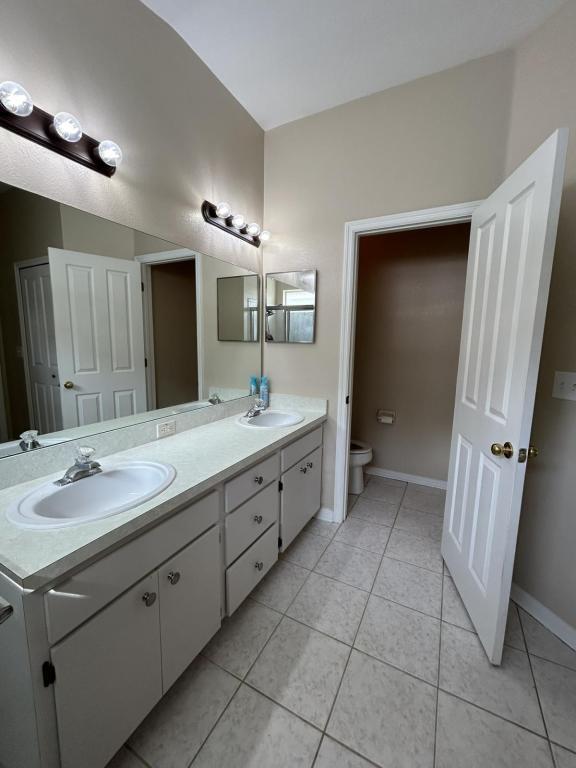 Building Photo - 30534 Tremont Dr