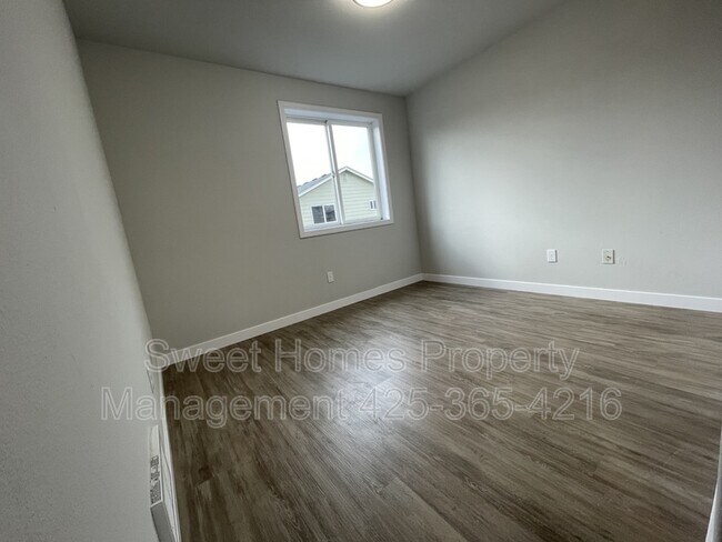 Building Photo - 14644 50th Ave NE