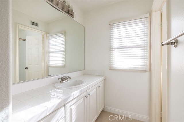 Building Photo - 2500 Bungalow Pl