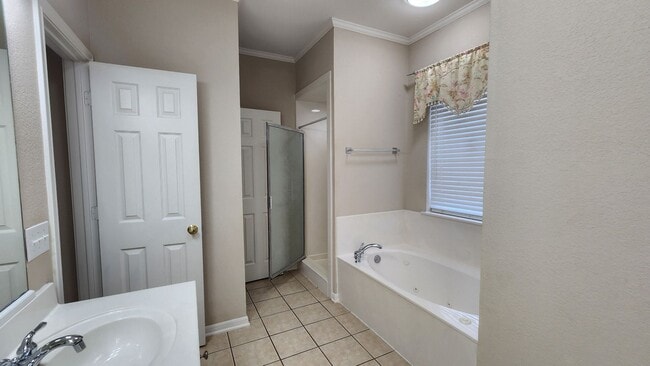 Building Photo - 4/2 in MIDWAY ISD