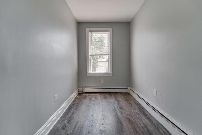 Building Photo - 214 Olean Ave