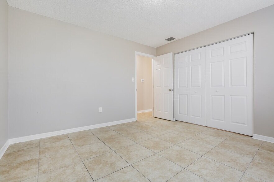 Building Photo - 6248 Drucker Cir