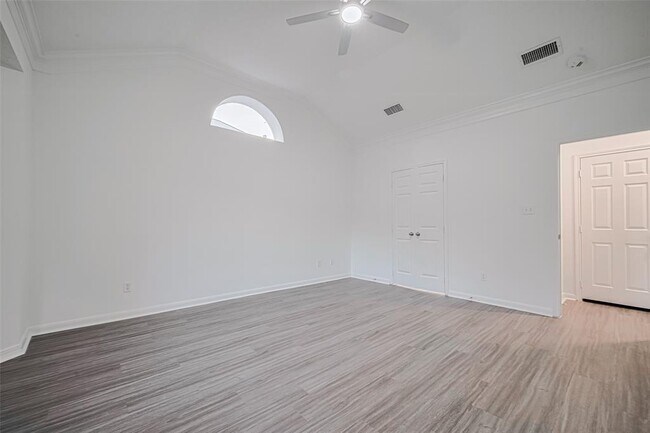 Building Photo - 2118 Westover Park Cir