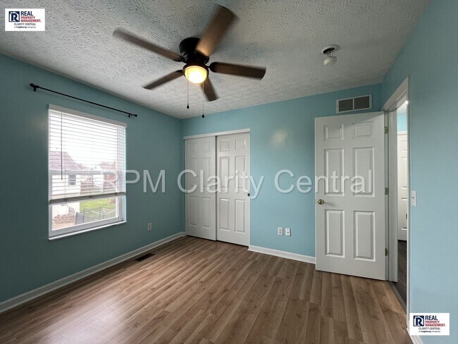Building Photo - 571 Peak Ct