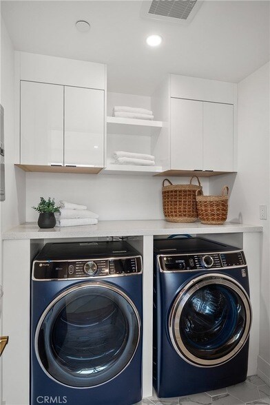 Building Photo - 14519 Greenleaf St