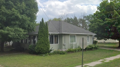 Building Photo - 855 Langlade Ave