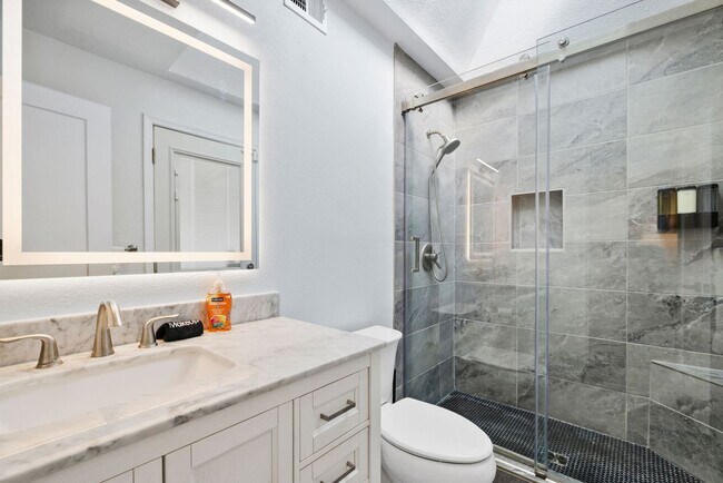 Building Photo - 8259 E Mulberry Ln