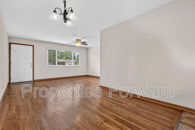 Building Photo - 3127 Thomas Ave