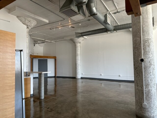 Building Photo - 1308 Factory Pl