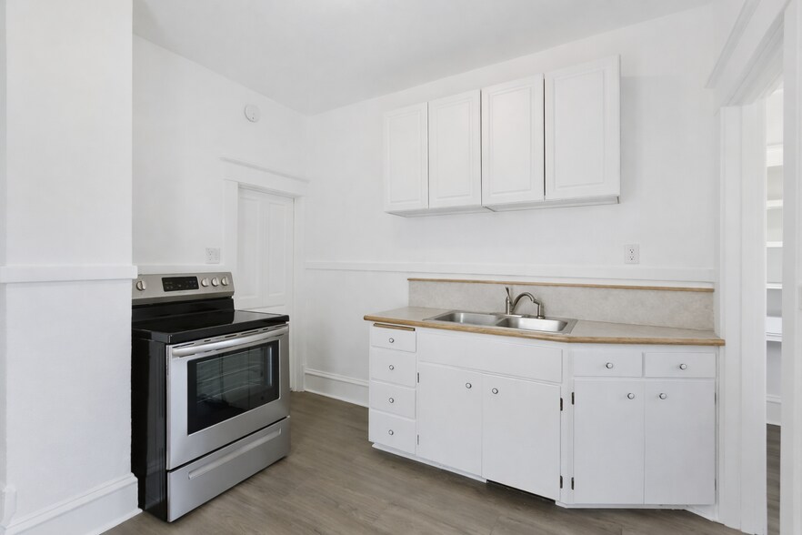 Building Photo - 346 Cleveland Ave N