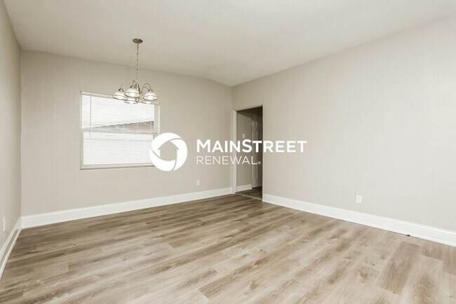 Building Photo - 3 Bedroom Pet-Friendly Home in Orlando, FL with Main Street Renewal