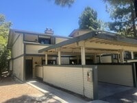Building Photo - Charming 2 Bedroom/2 Bath Condo
