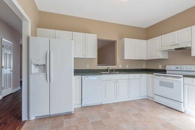 Building Photo - 5813 Neuse Wood Dr