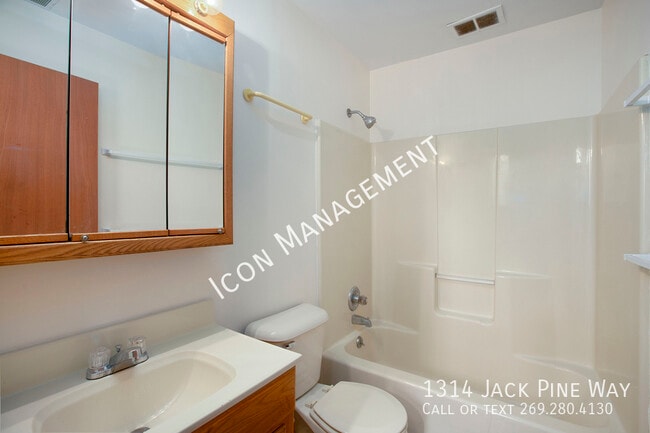 Building Photo - 1314 Jack Pine Way