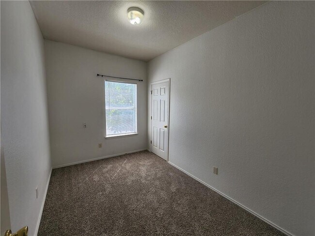 Building Photo - 304 Windridge Village Cove