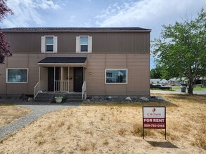 Building Photo - 1209to