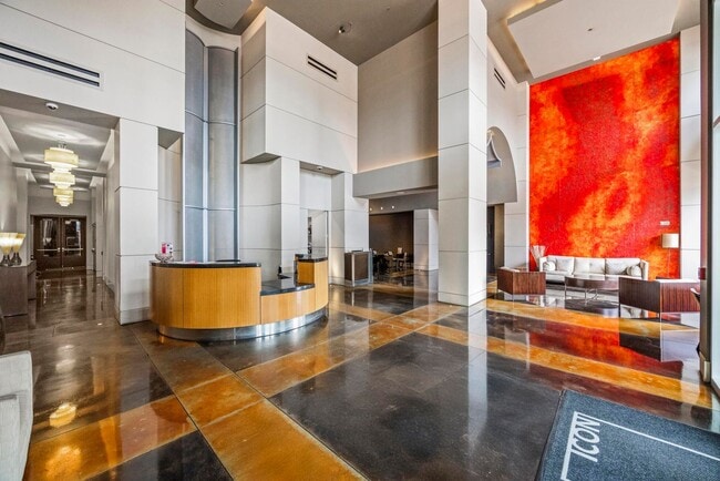 Building Photo - 600 12th Ave S