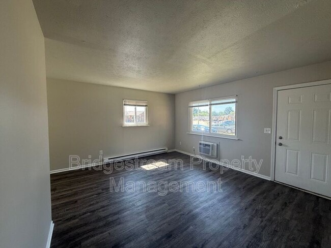 Building Photo - 4650 Waynedale Cir