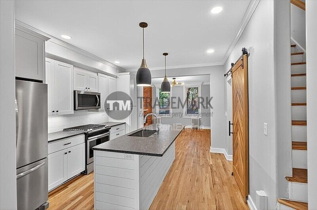Building Photo - 255 New Holland Ave